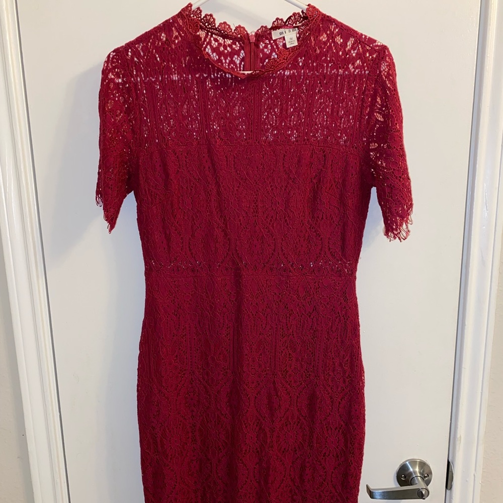 EUC Miami Lace Midi Dress in Magenta. Size M.
